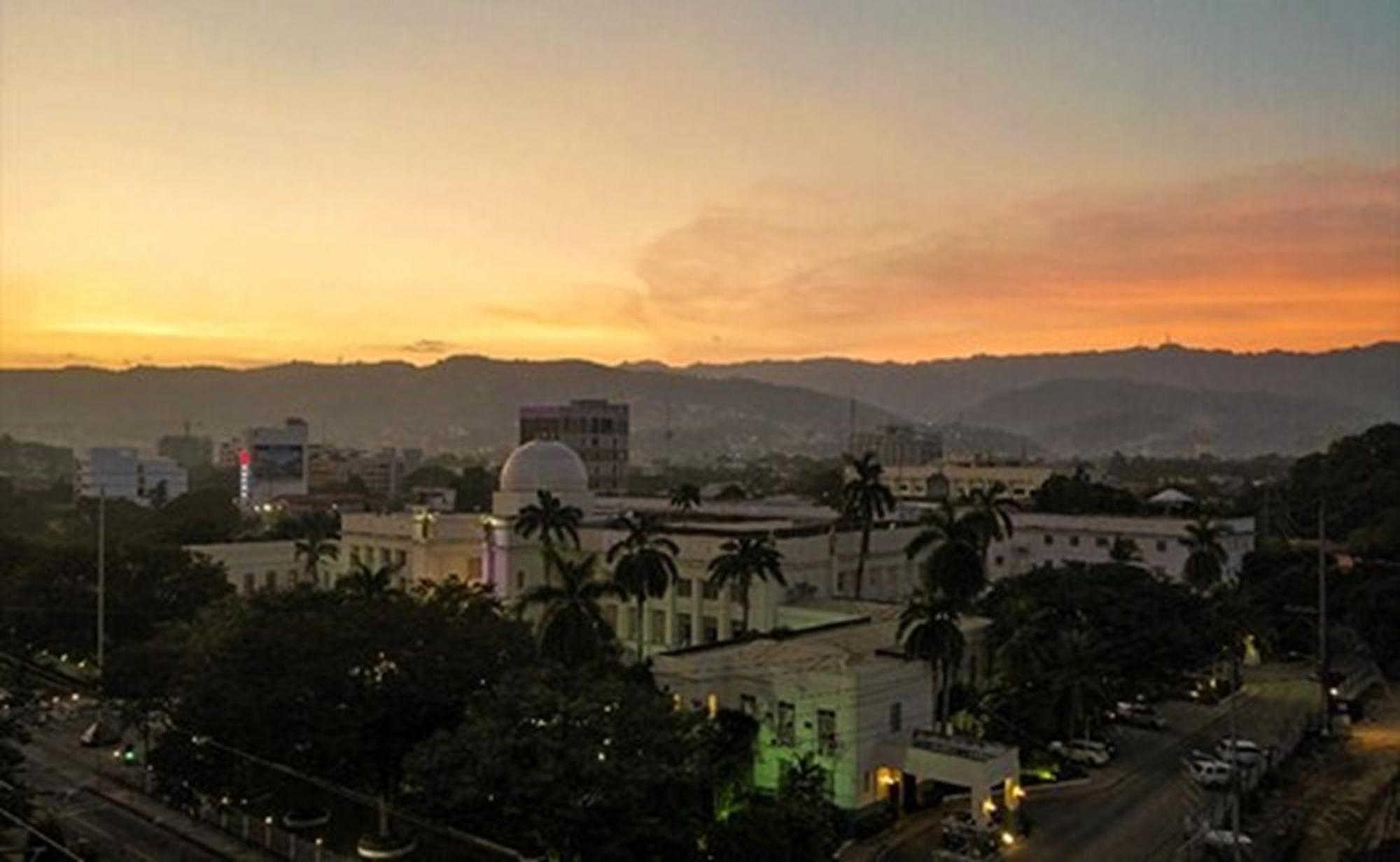 Cebu Capitol Central Hotel & Suites Powered By Cocotel Zewnętrze zdjęcie