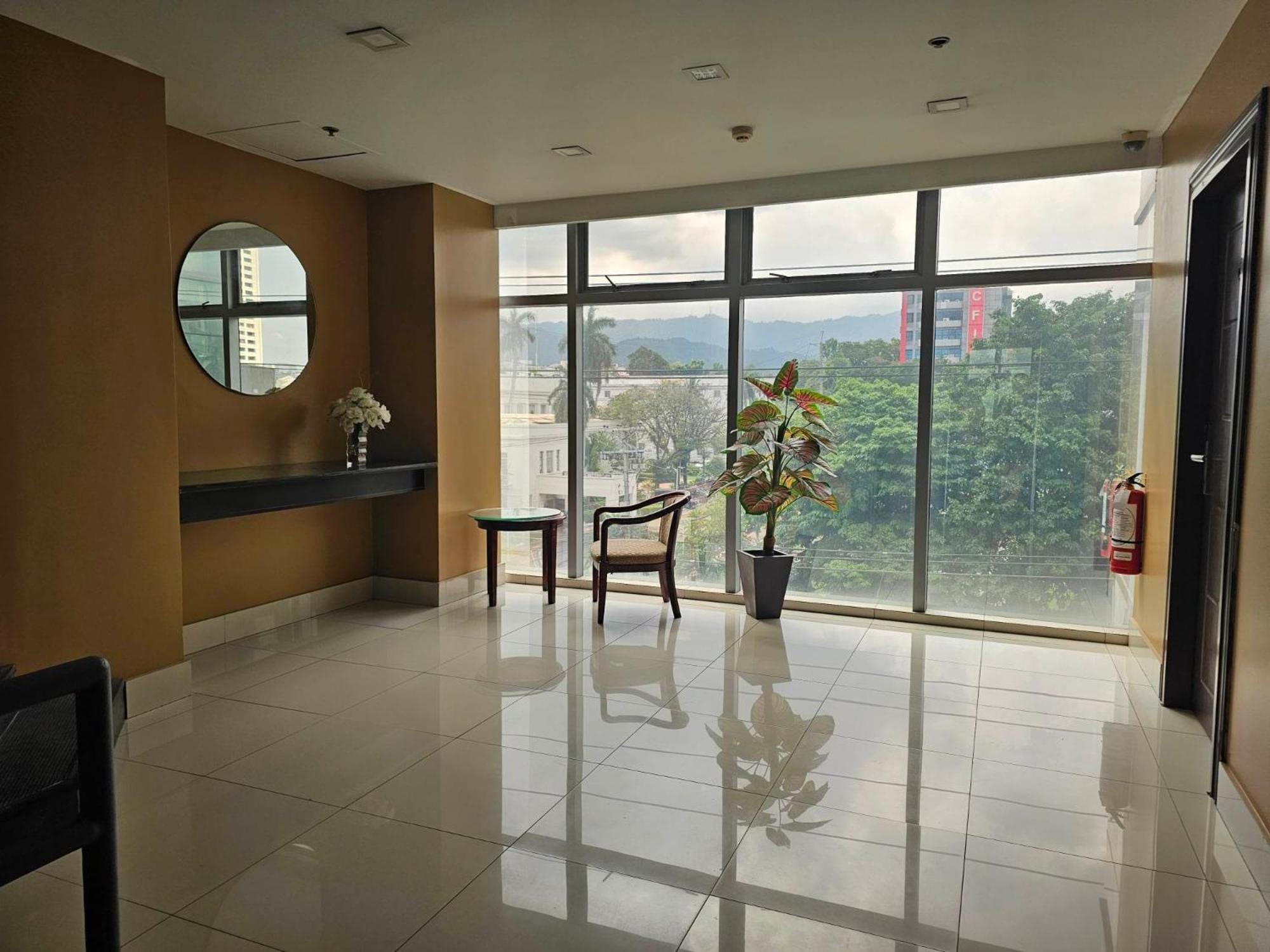 Cebu Capitol Central Hotel & Suites Powered By Cocotel Zewnętrze zdjęcie